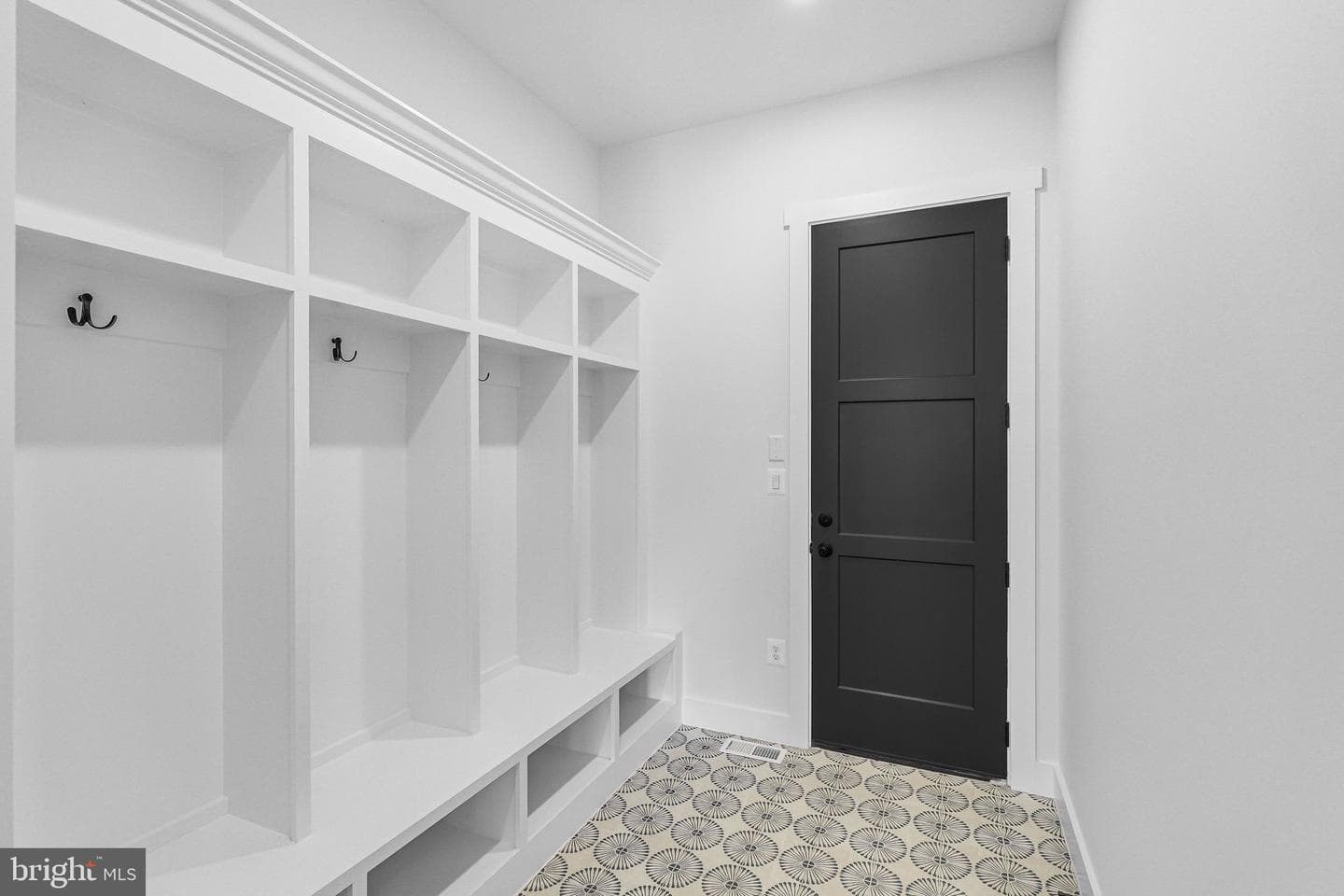 2129 Mckay Street photo 9