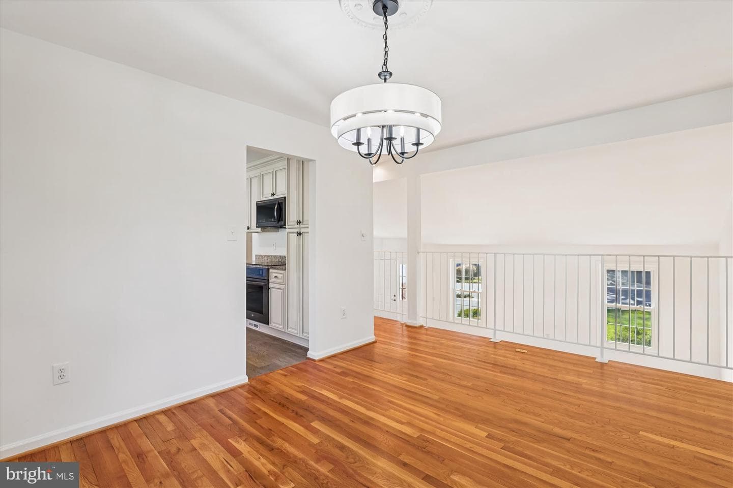 5090 Queens Wood Drive photo 21