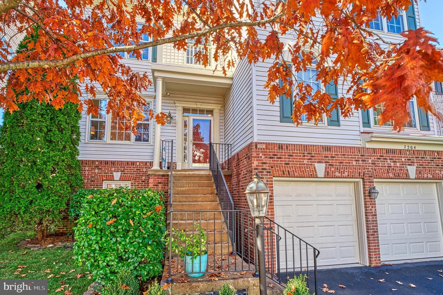 7204 Lyndam Hill Circle photo 4