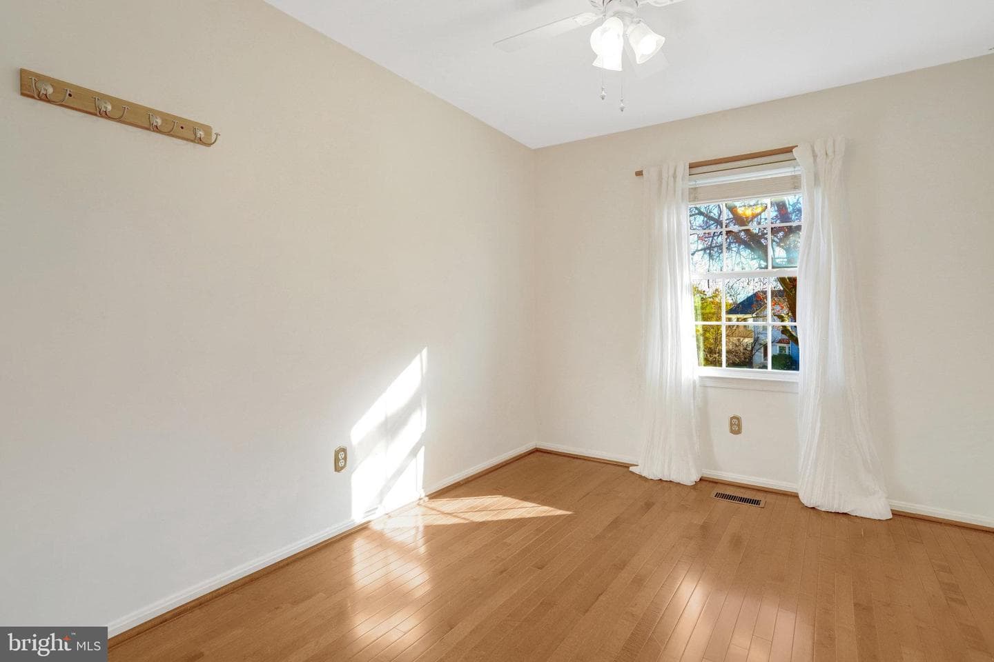 6122 Old Brentford Court photo 27