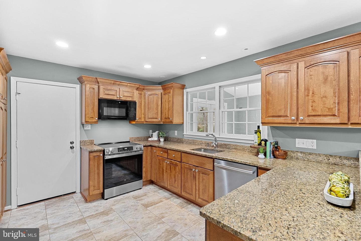 10207 Oxfordshire Road photo 20