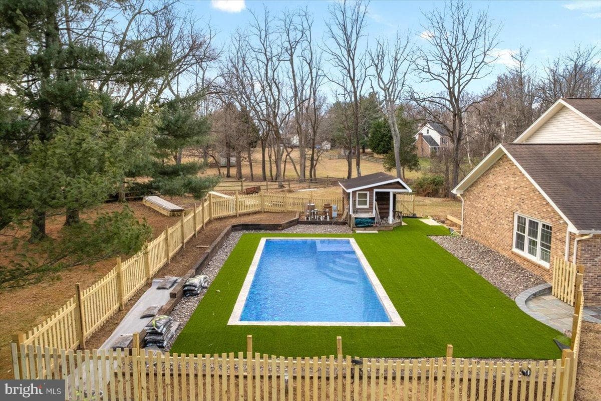 353 Gallop Wood Place photo 81