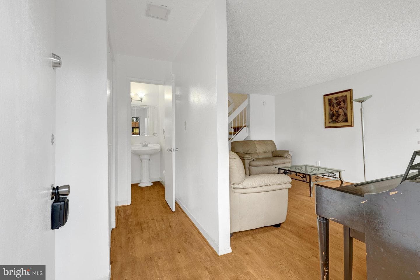 2142 Cartwright Place photo 3