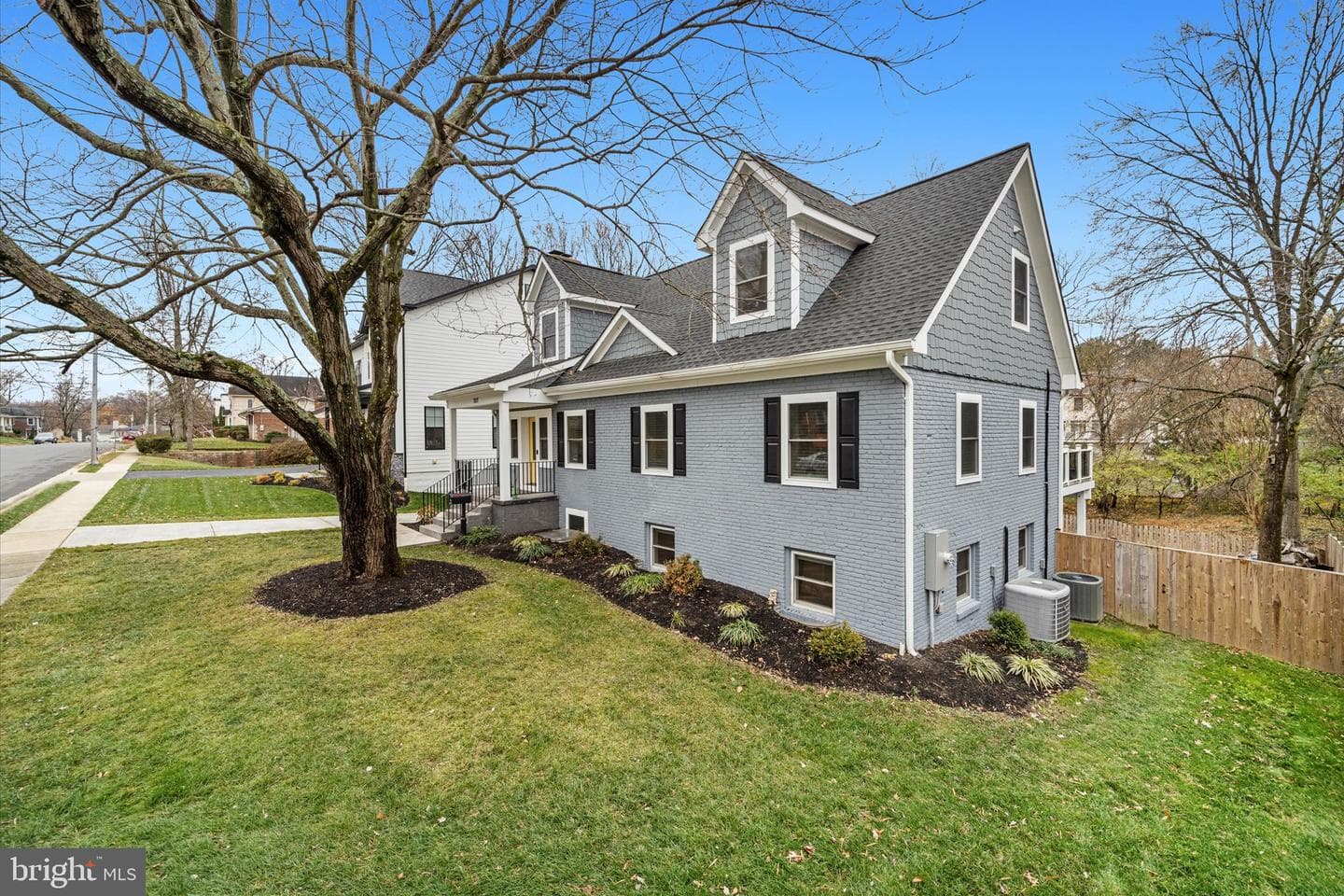 707 Meadow Lane SW photo 3