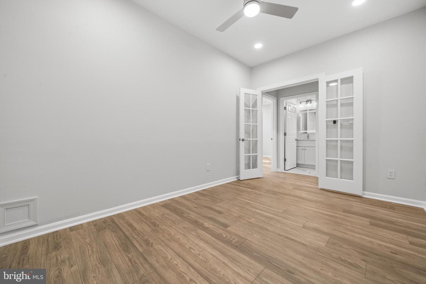 2665 Manhattan Place #109 photo 28