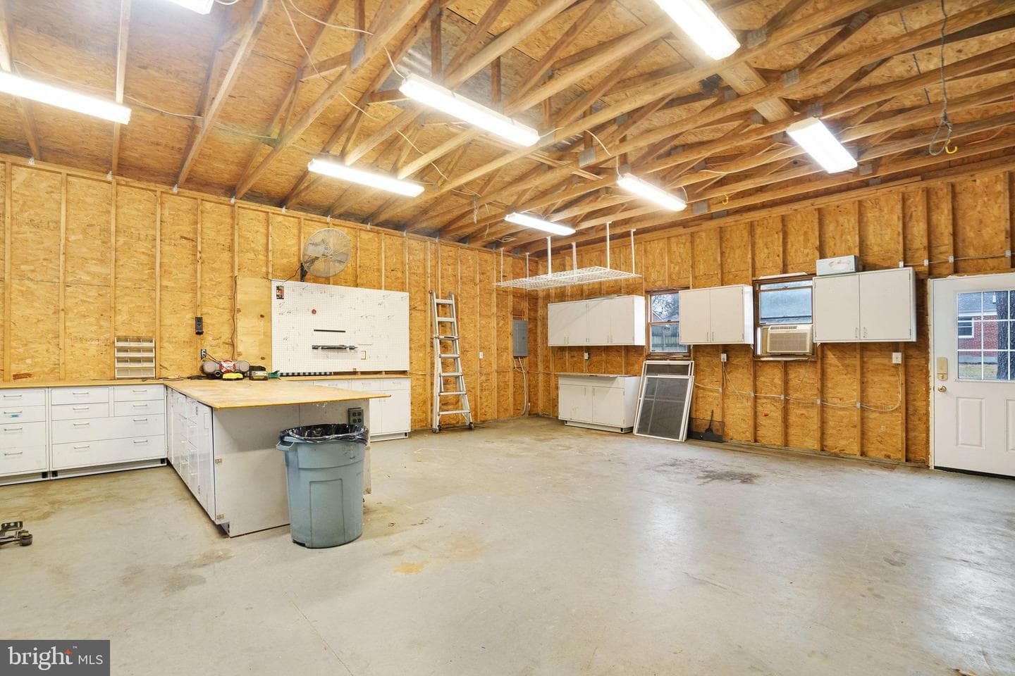 6705 Greenleaf Street photo 30