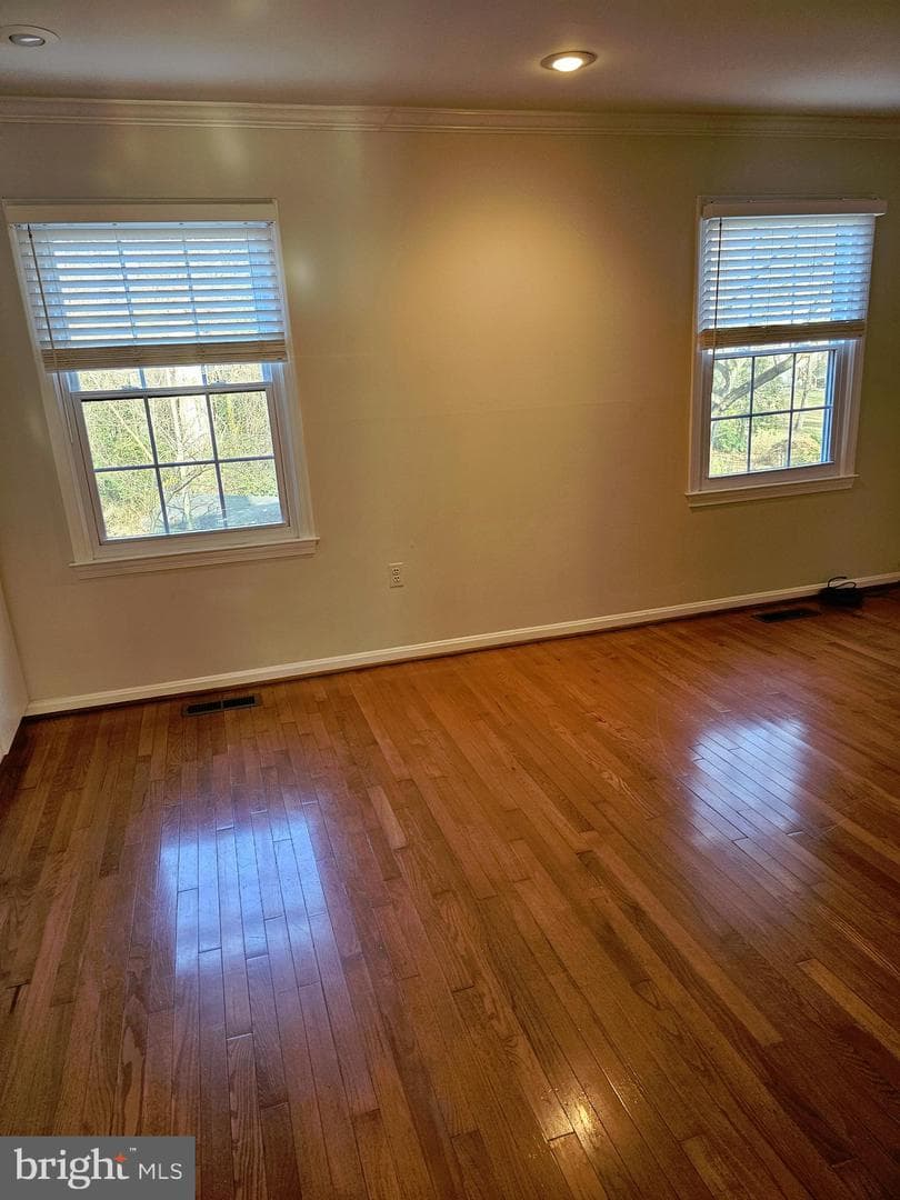 4313 Greenberry Lane photo 2