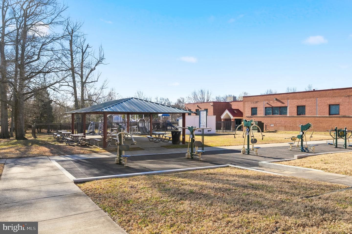 2914 Douglas Street photo 34