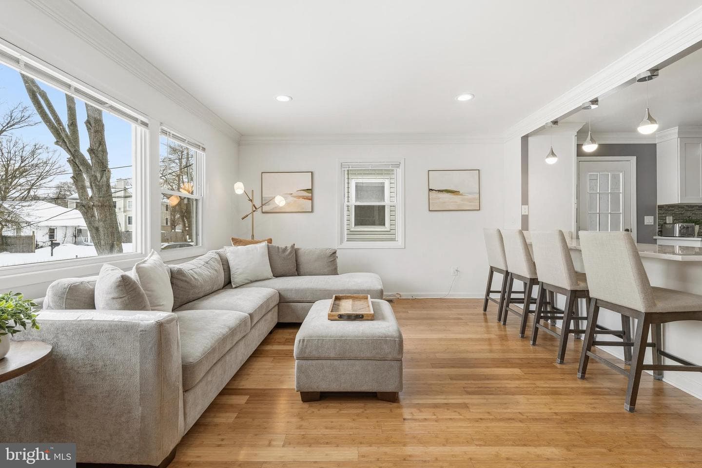 2914 Douglas Street photo 8