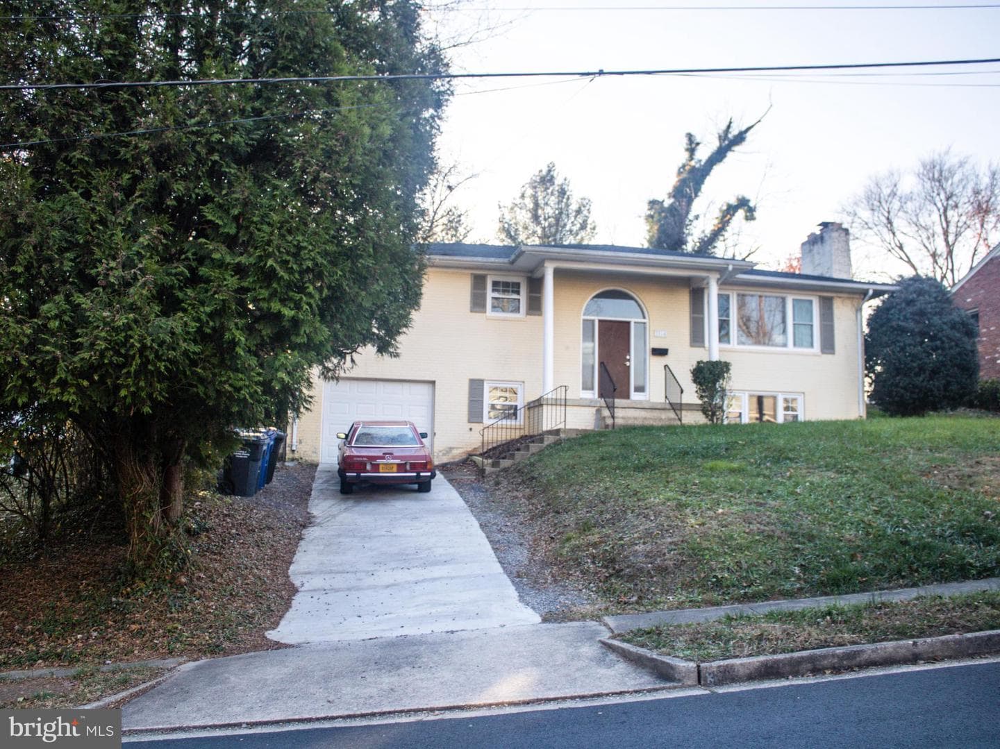 3314 Dauphine Drive photo 1