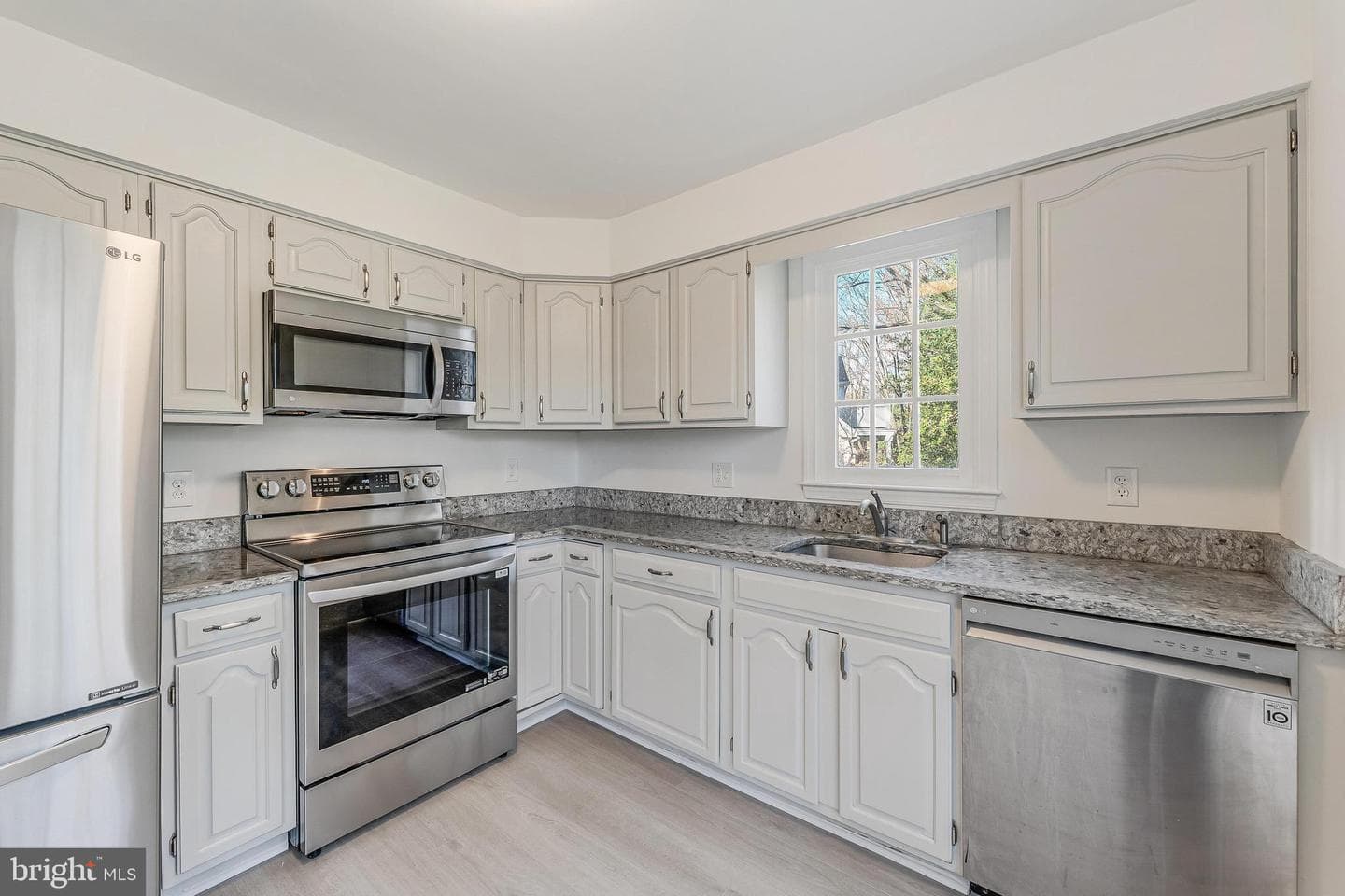 1483 Church Hill Place photo 3