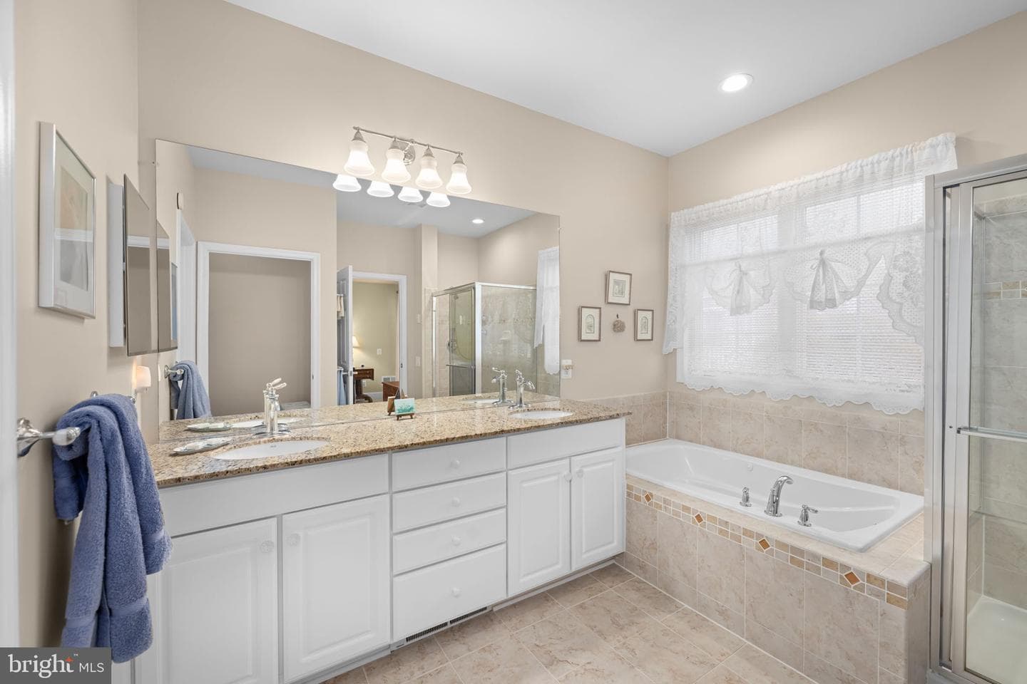 8410 Stargazer Lily Court photo 23