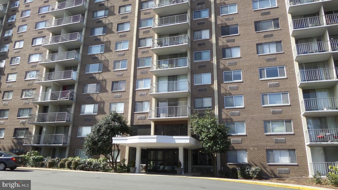 2059 Huntington Avenue #903 photo 21