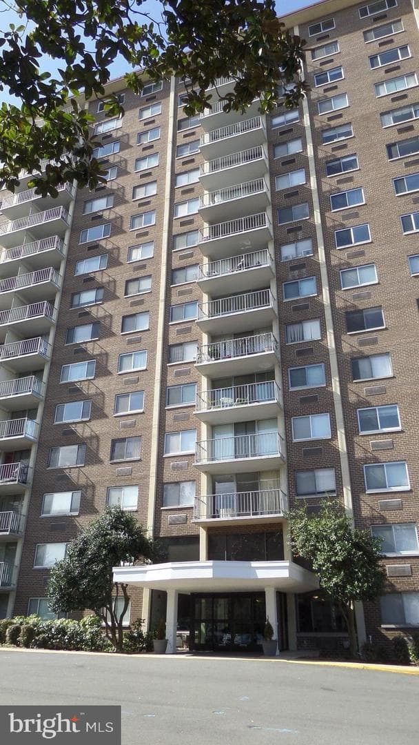 2059 Huntington Avenue #903 photo 22