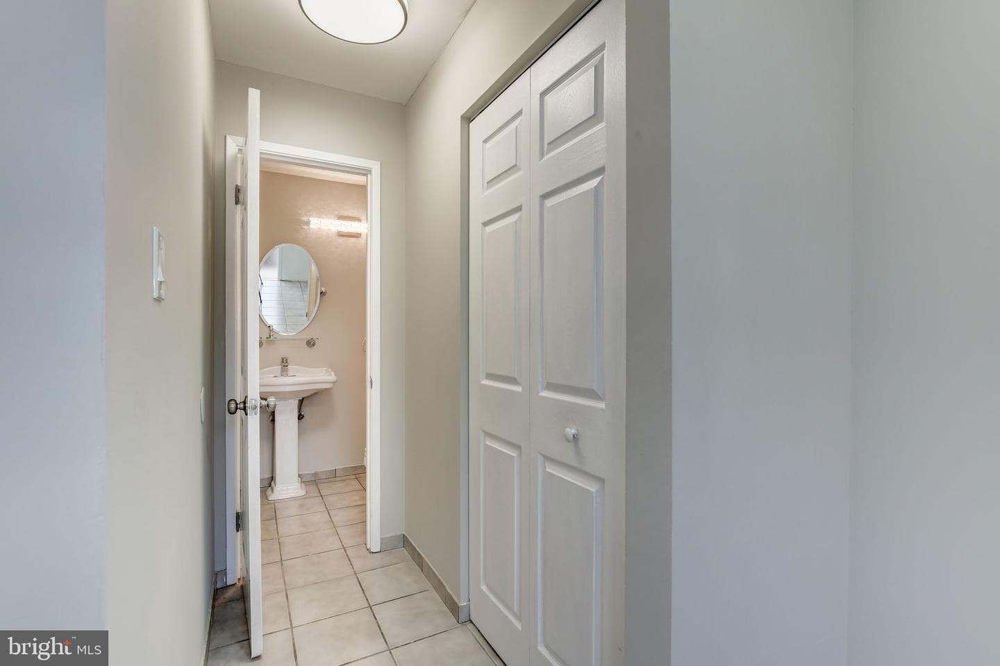 2394 Southgate Square photo 19