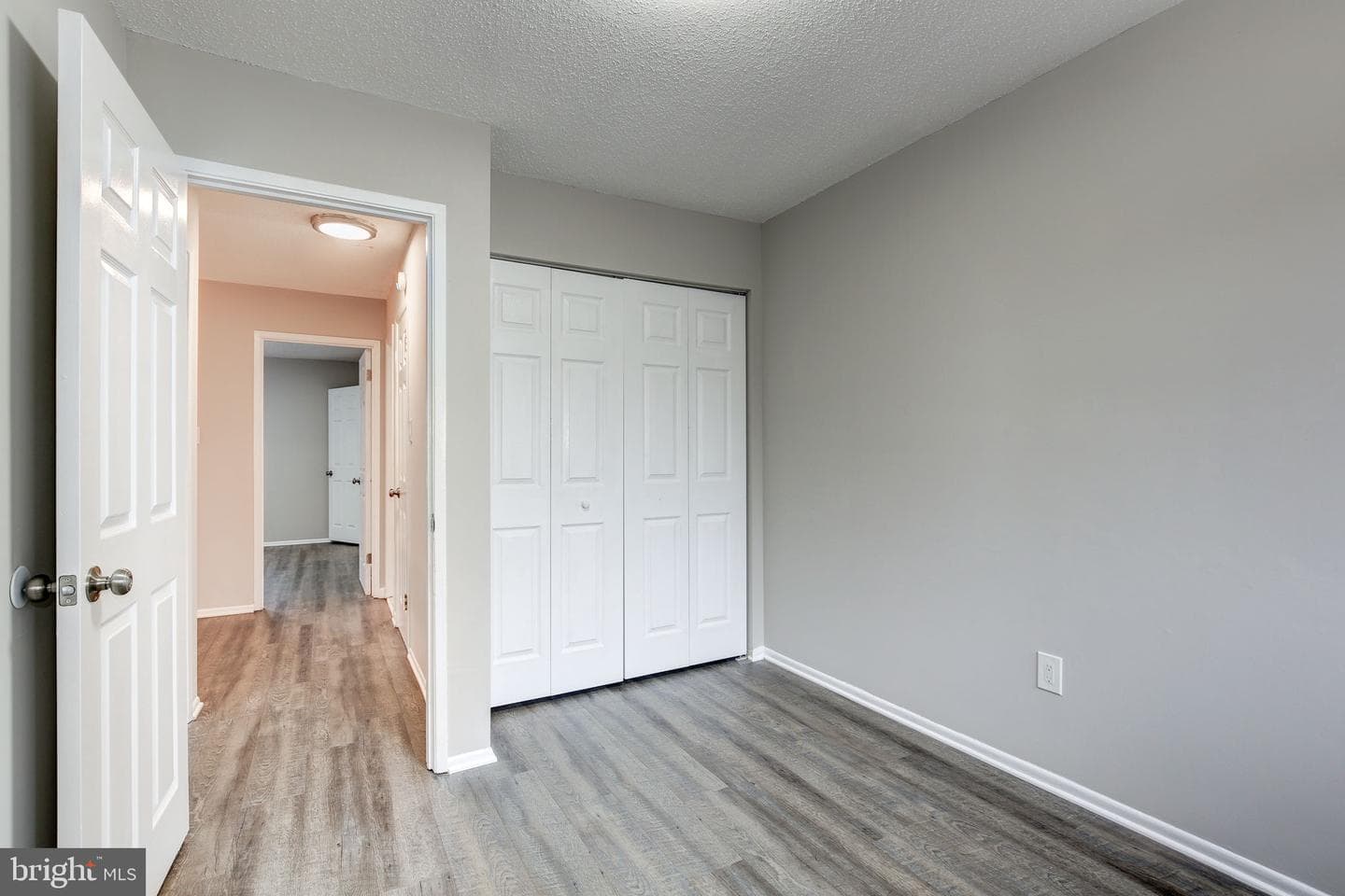 2394 Southgate Square photo 35