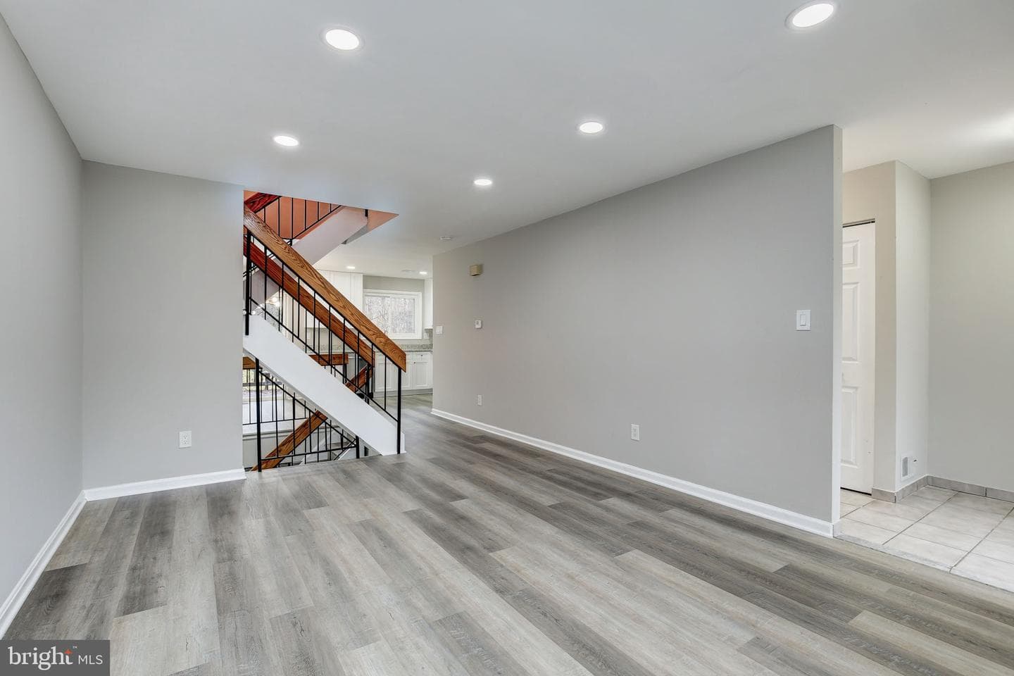 2394 Southgate Square photo 5