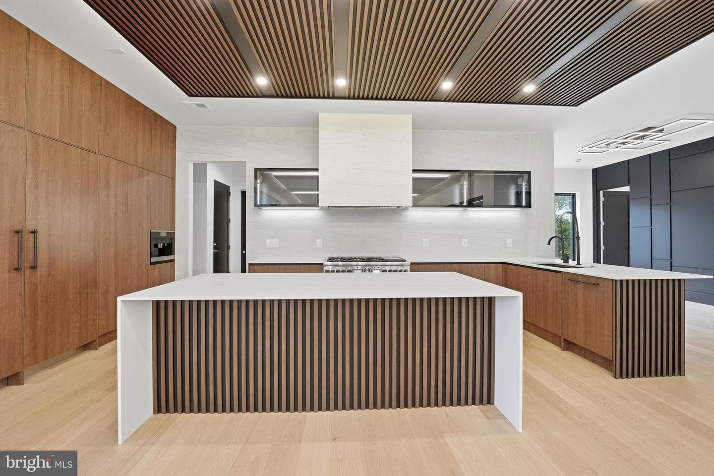 6910 Bright Avenue photo 32