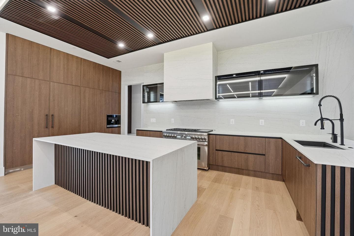 6910 Bright Avenue photo 33