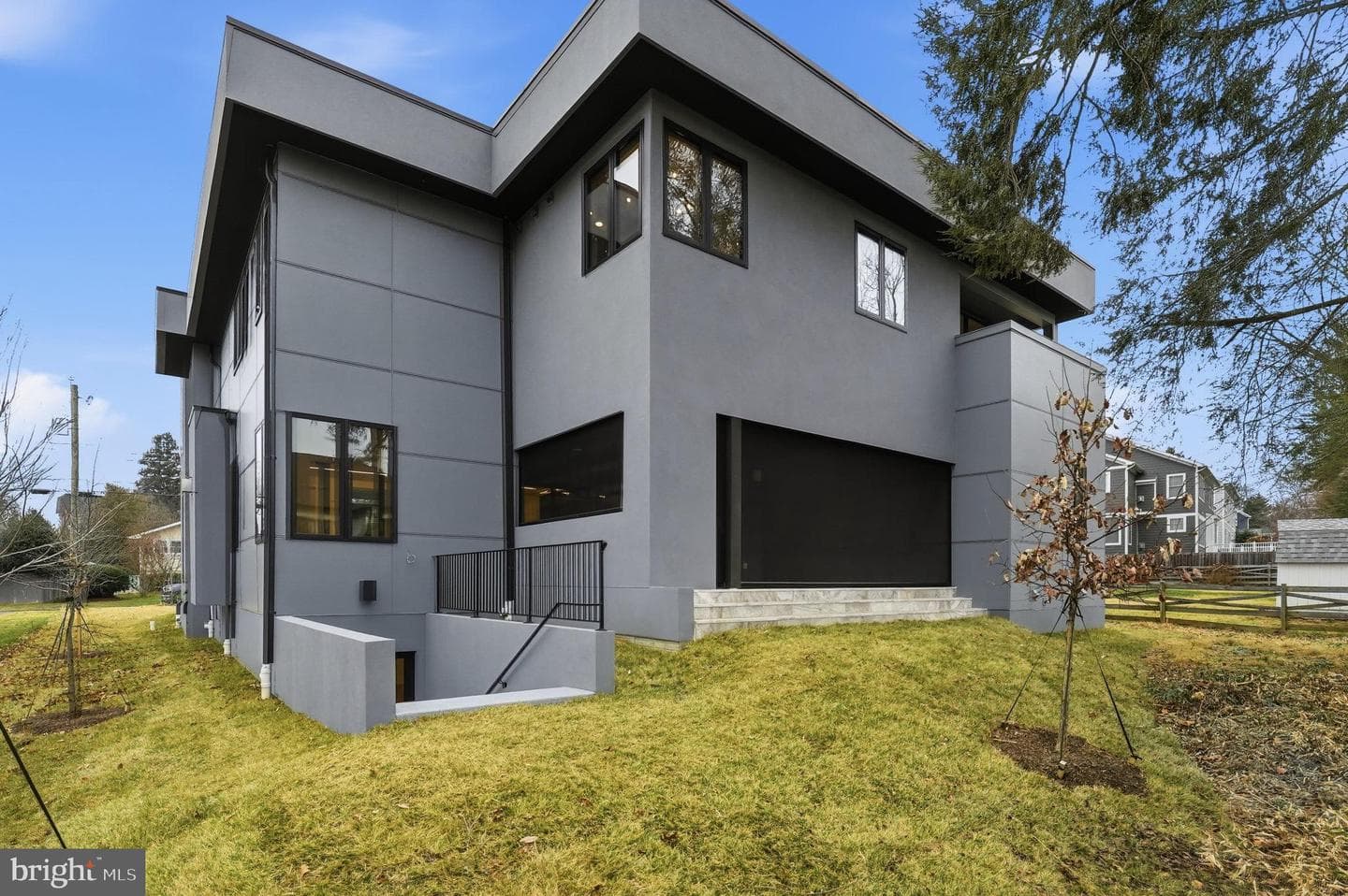 6910 Bright Avenue photo 97