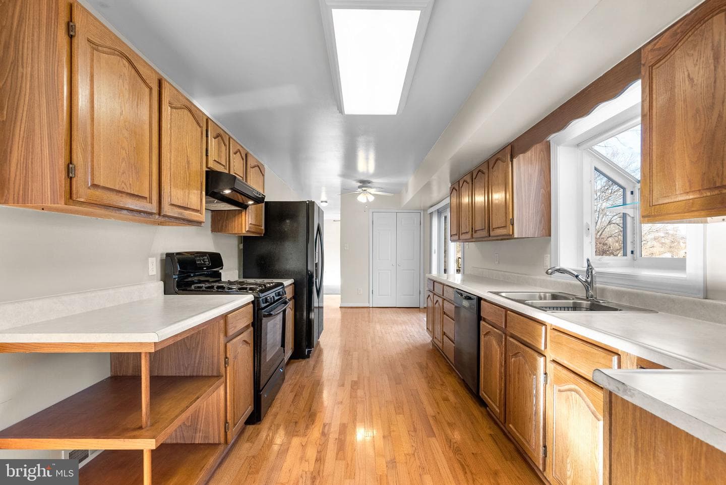 6219 Thornwood Drive photo 10