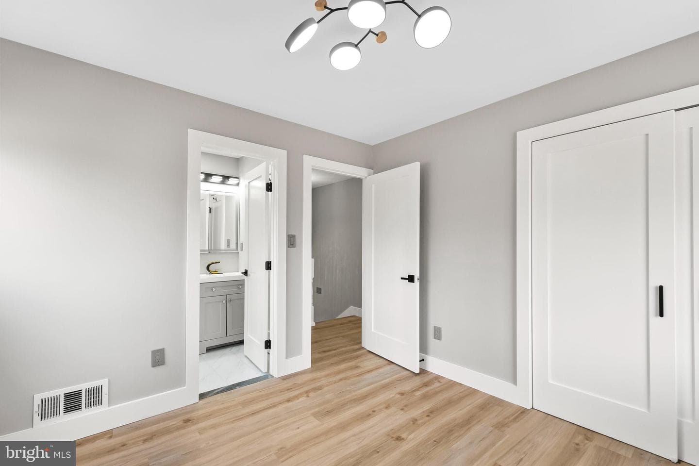 5401 Ferndale Street photo 40