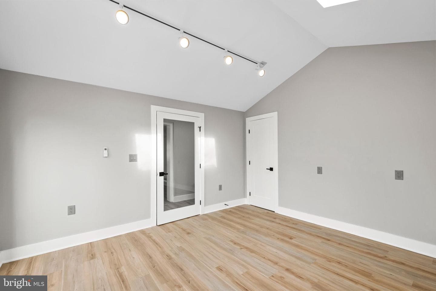 5401 Ferndale Street photo 43