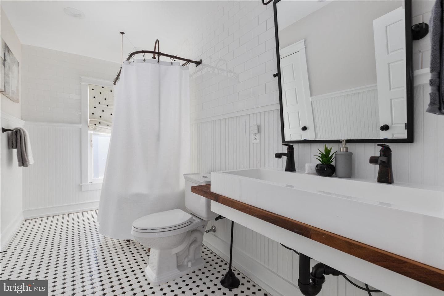 645 Jefferson Street photo 34