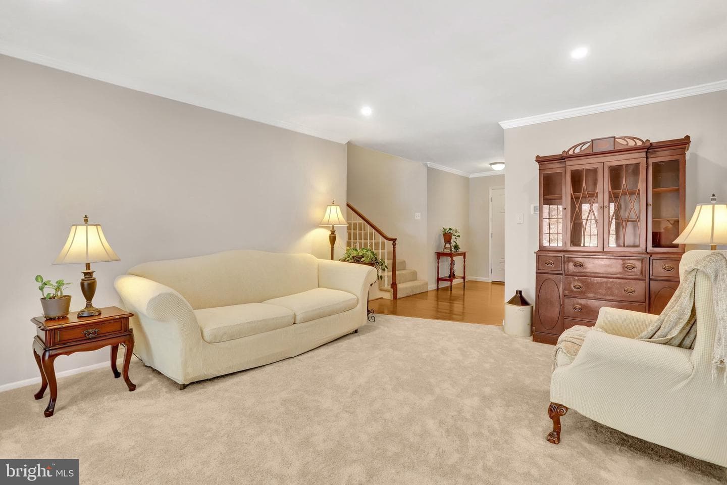 9516 Vandola Court photo 3