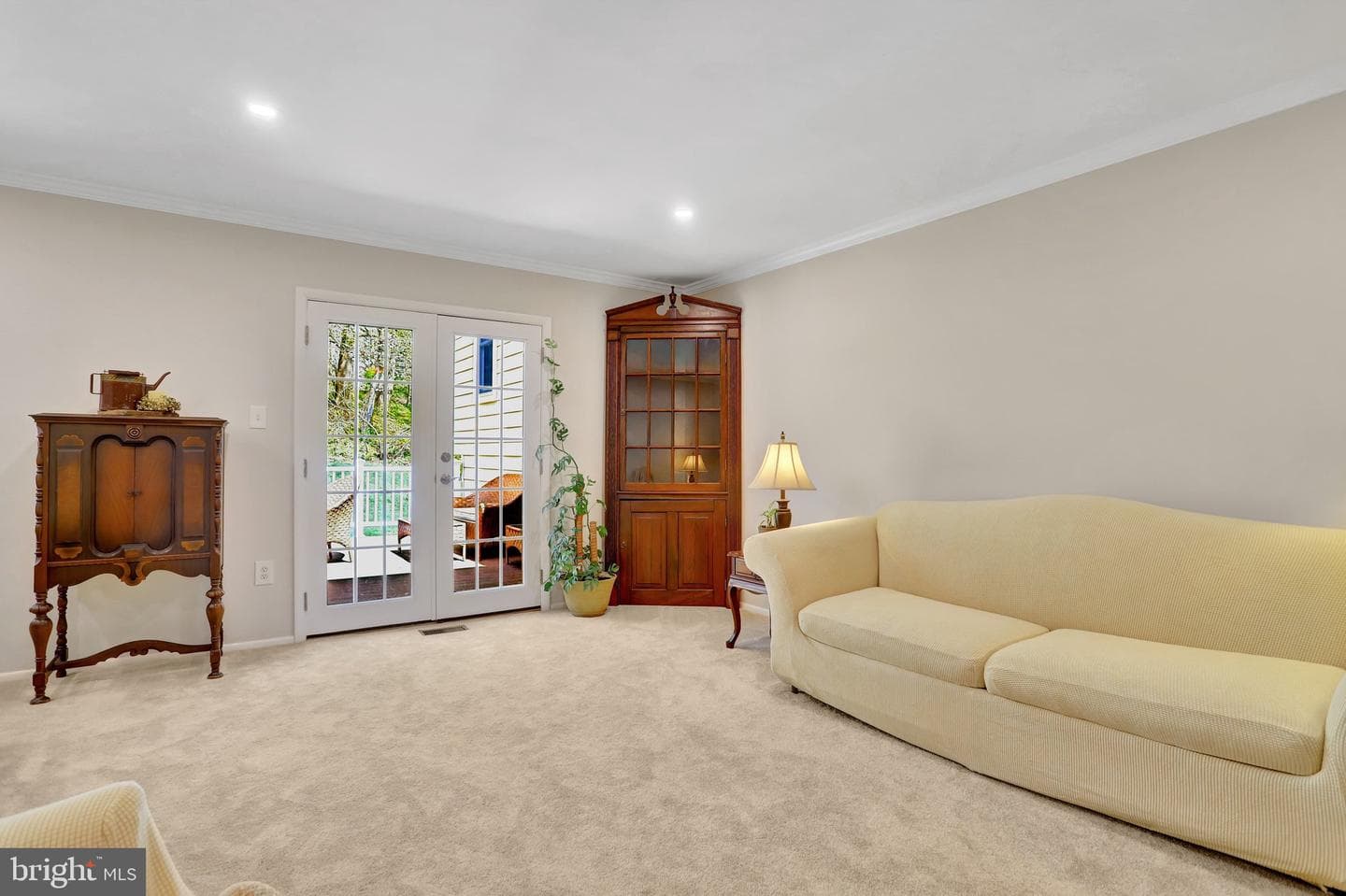 9516 Vandola Court photo 4