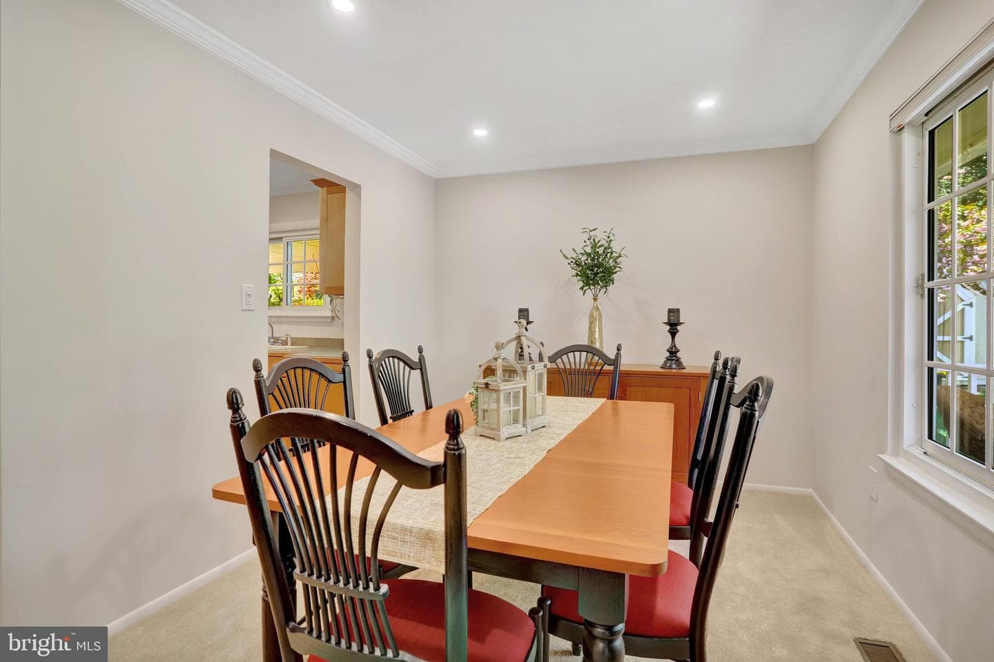 9516 Vandola Court photo 7