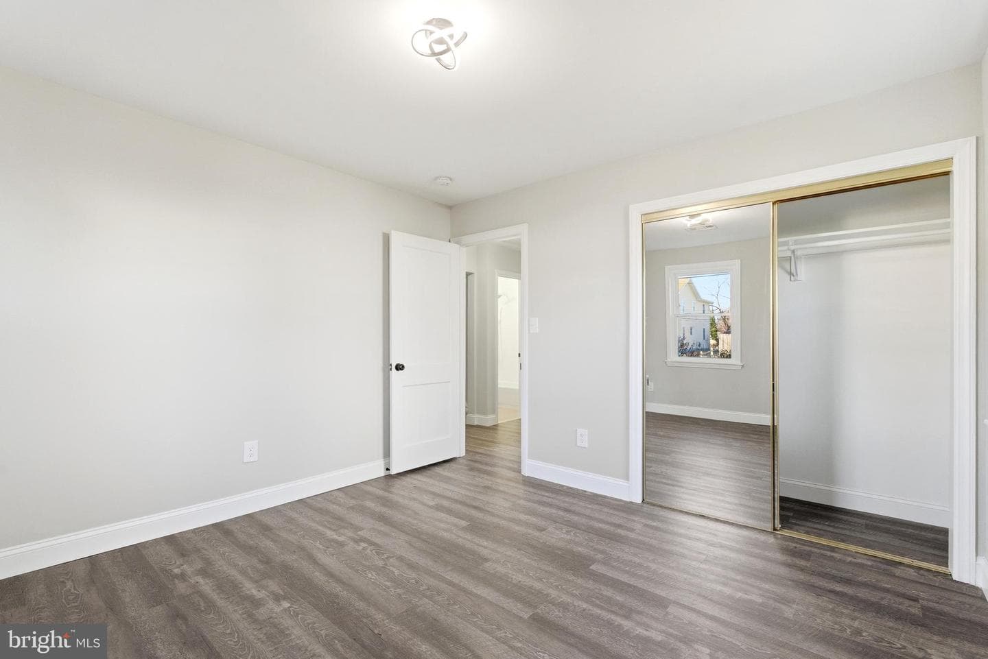 6735 Gouthier Road photo 23
