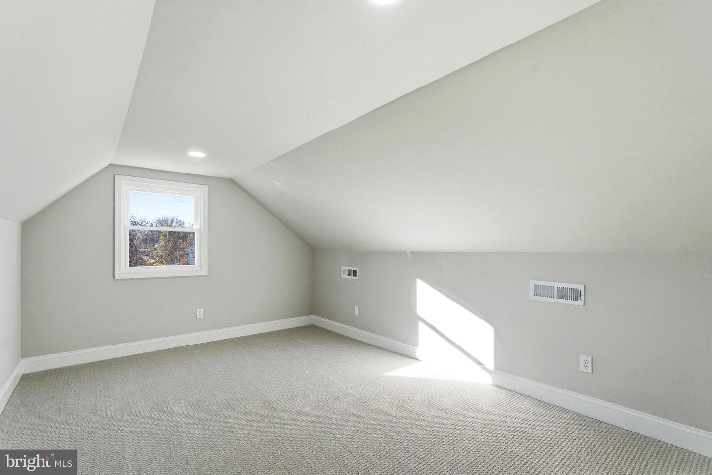 6735 Gouthier Road photo 33