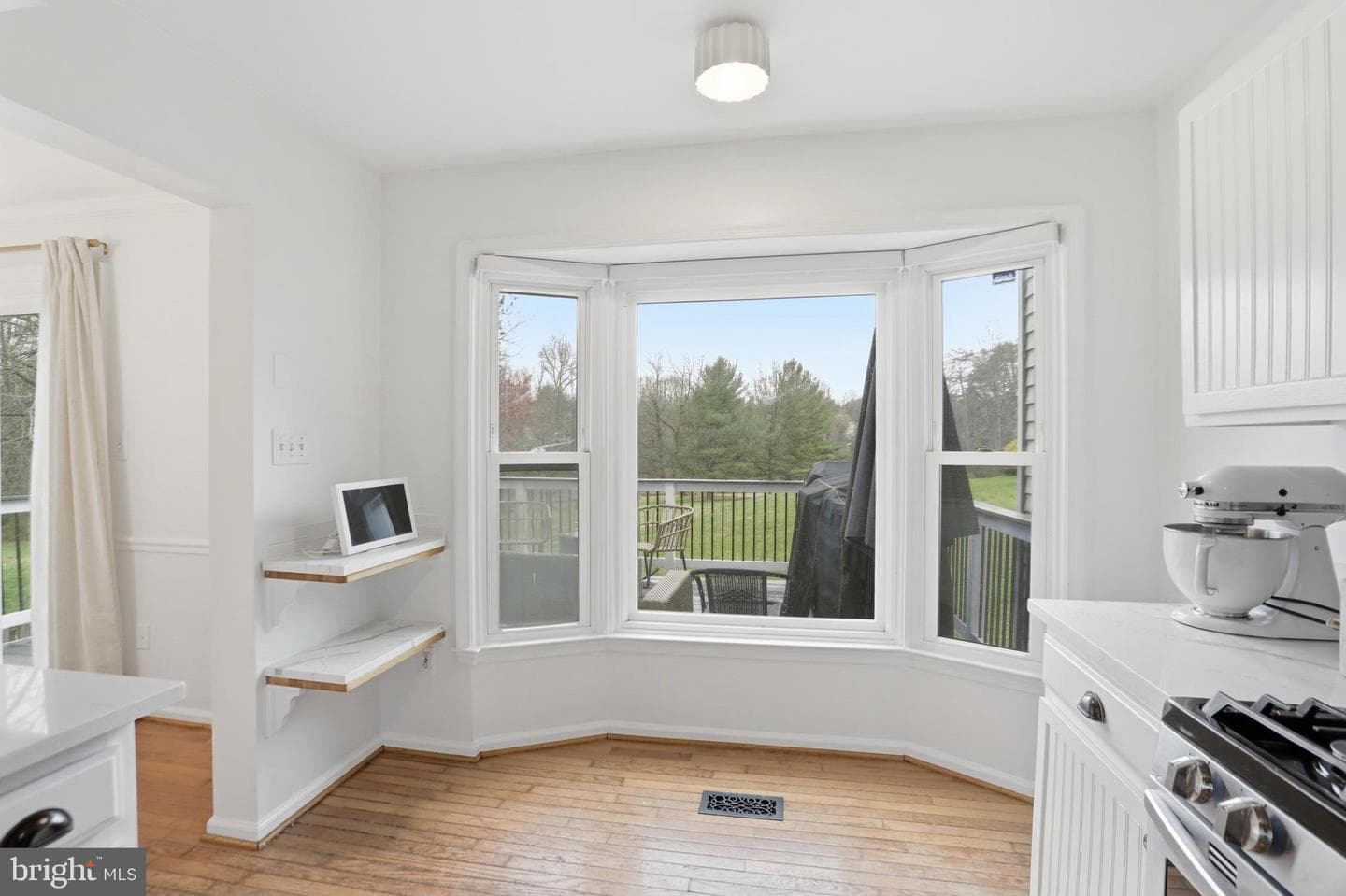 5734 Edgewater Oak Court photo 9