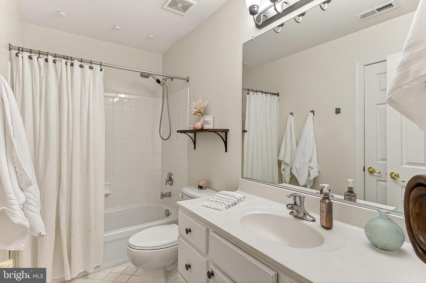 8378 Old Vicarage Street photo 37