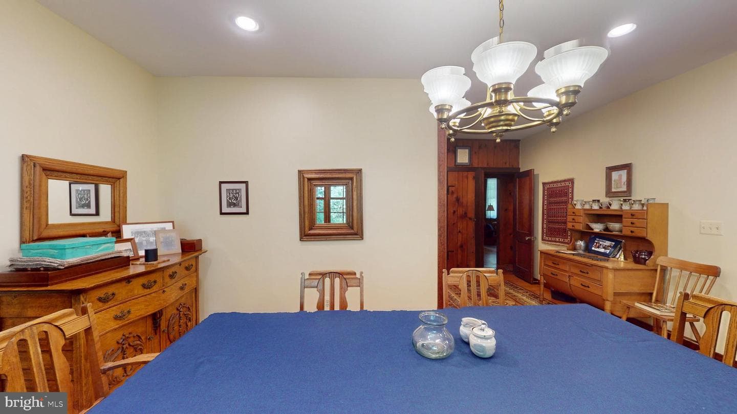 7108 Larrlyn Dr photo 21