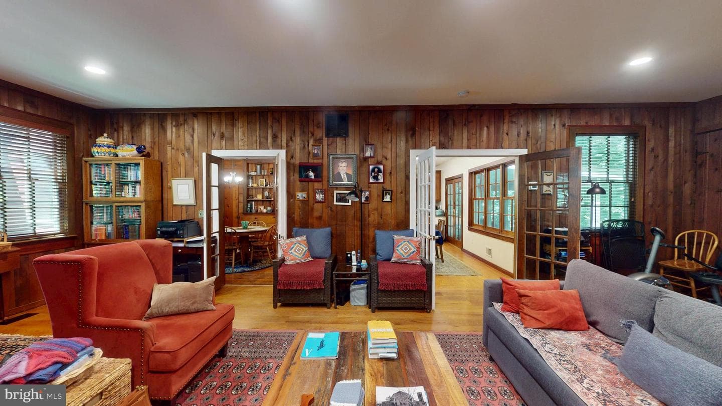 7108 Larrlyn Dr photo 30