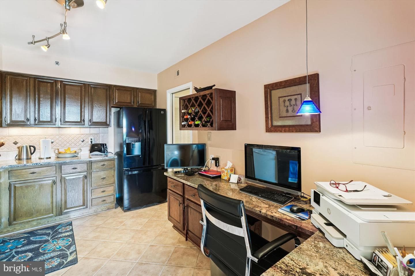 3713 S George Mason Dr photo 13