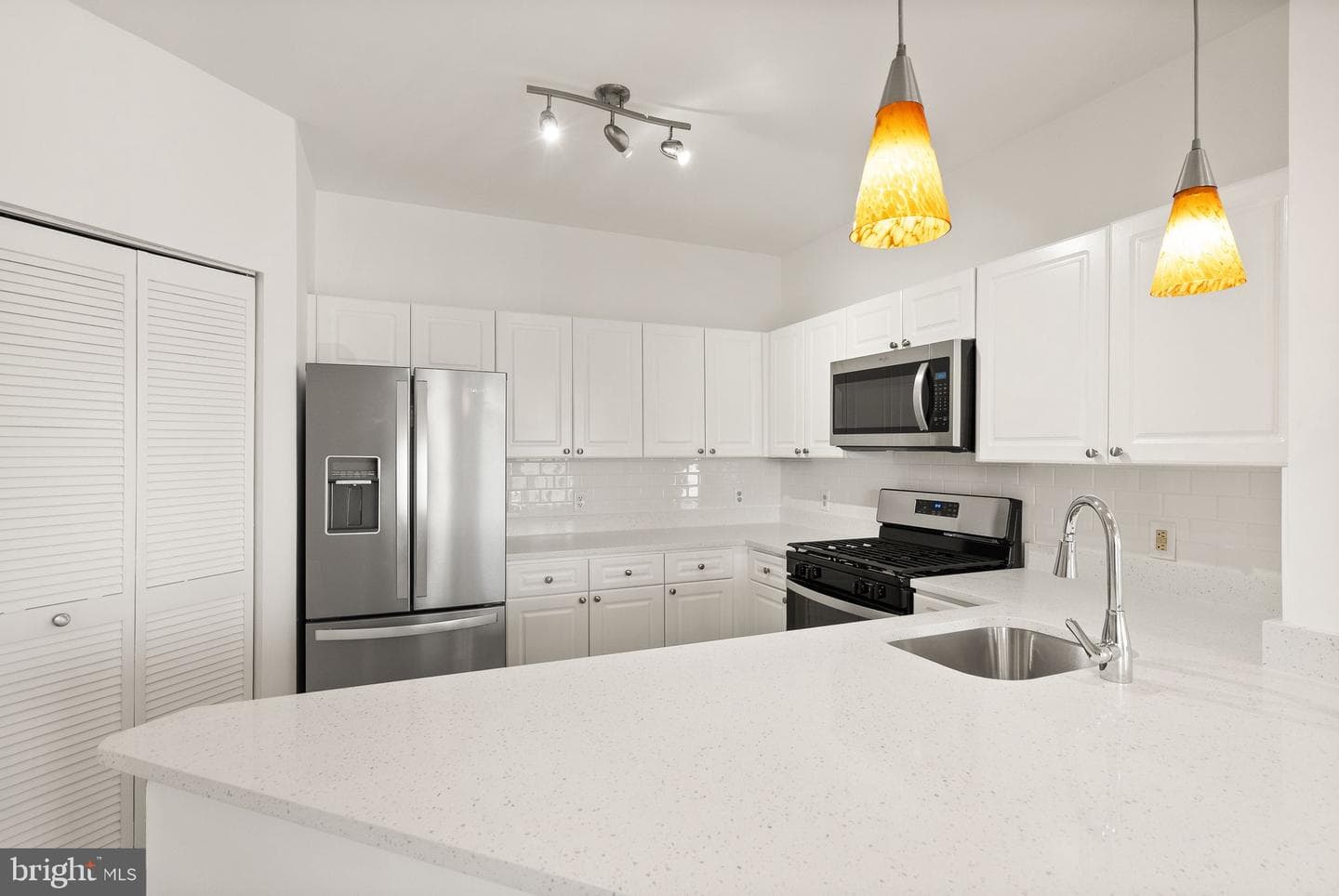 1625 International Drive #305 photo 10