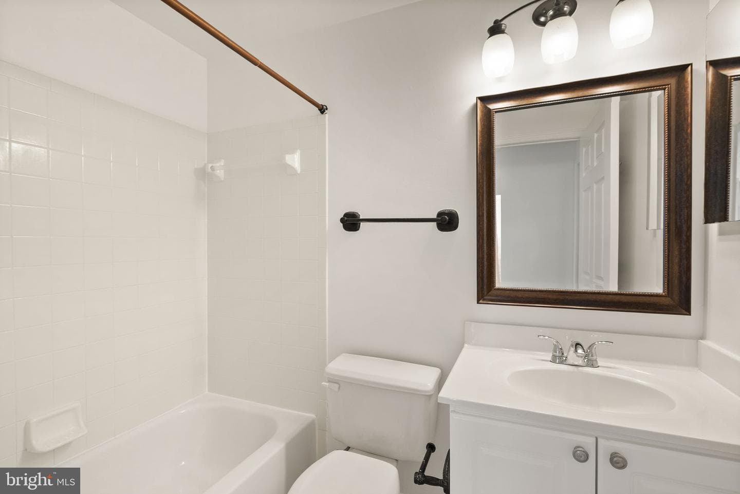 1625 International Drive #305 photo 33