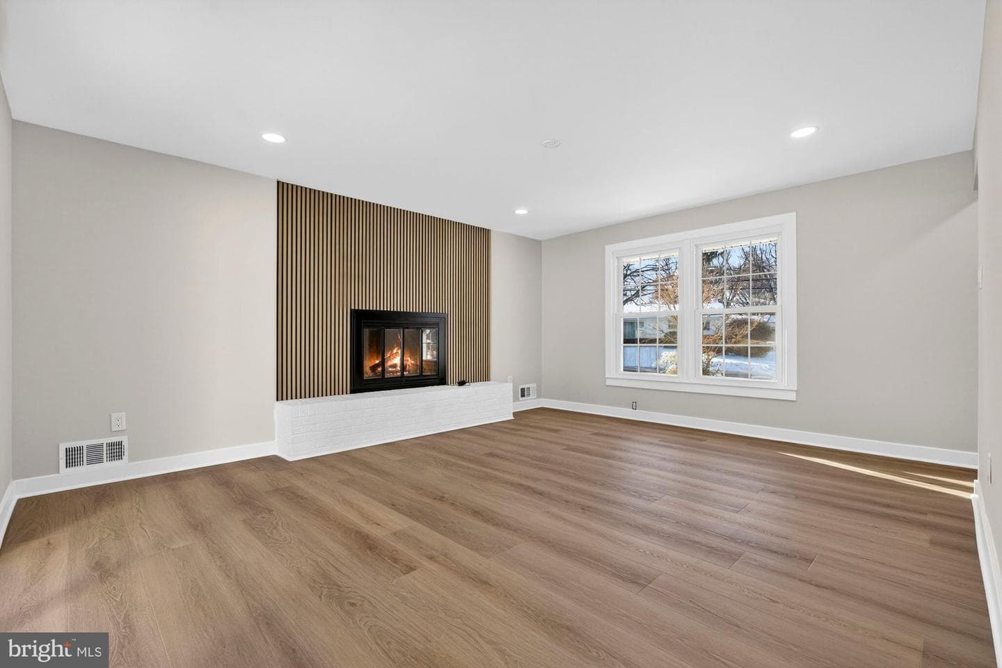 8612 Cottage Street photo 3