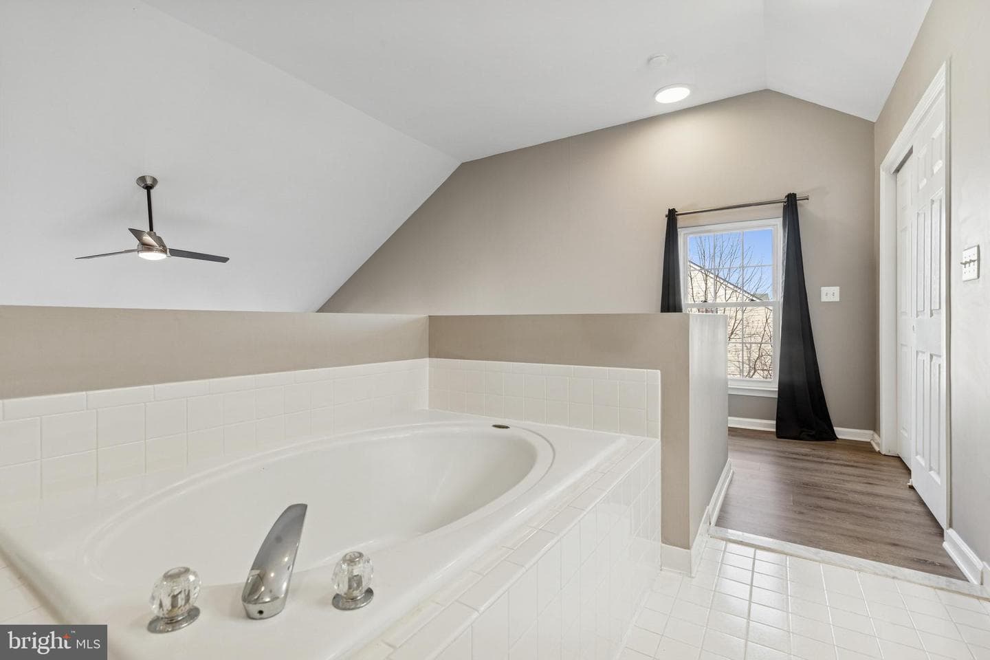 2558 James Monroe Circle photo 18