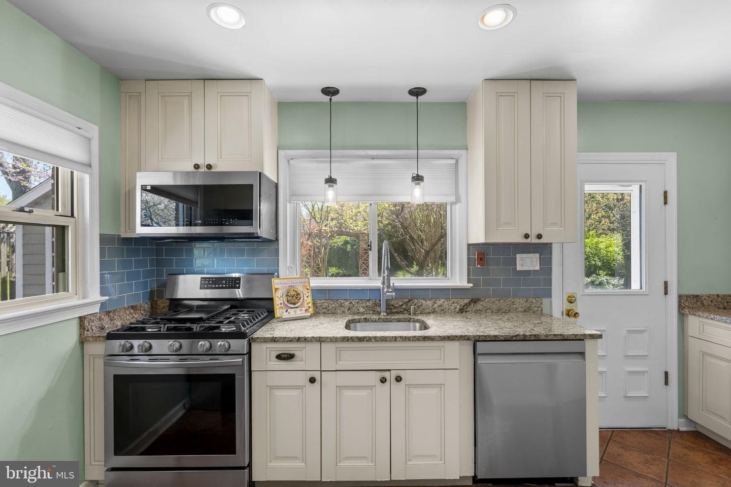 7005 Grove Road photo 16