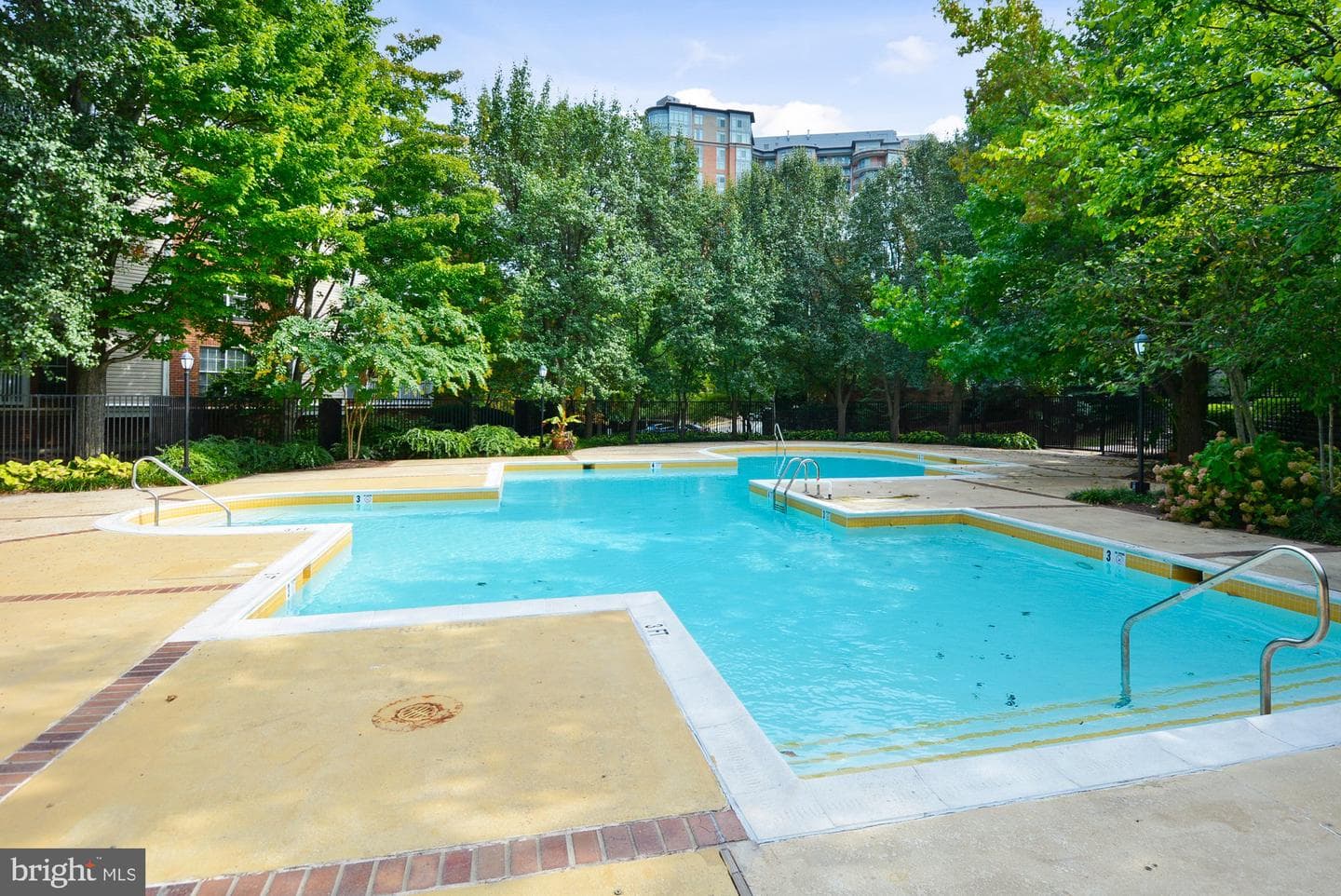 1536 Lincoln Way #101 photo 38