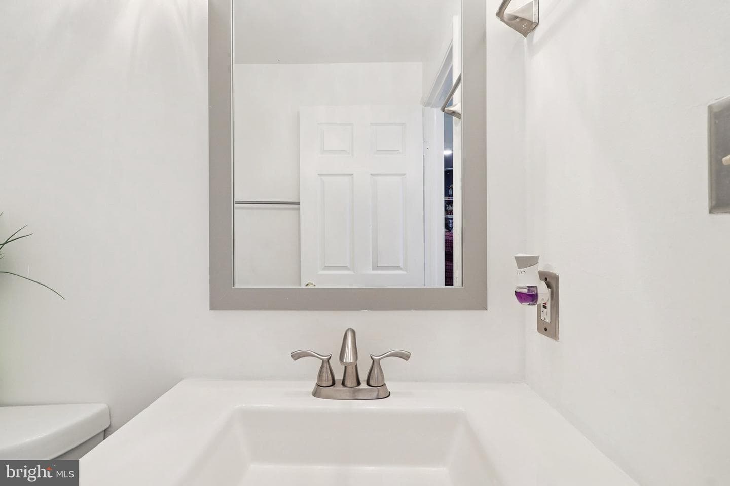 6246 Hillside Road photo 23