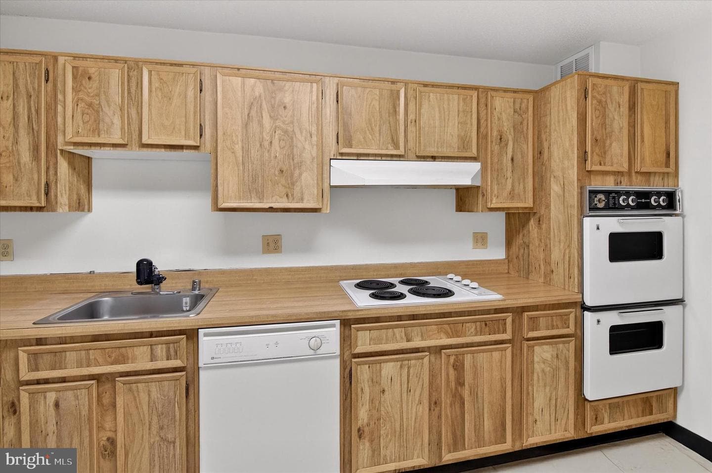 8380 Greensboro Drive #525 photo 7