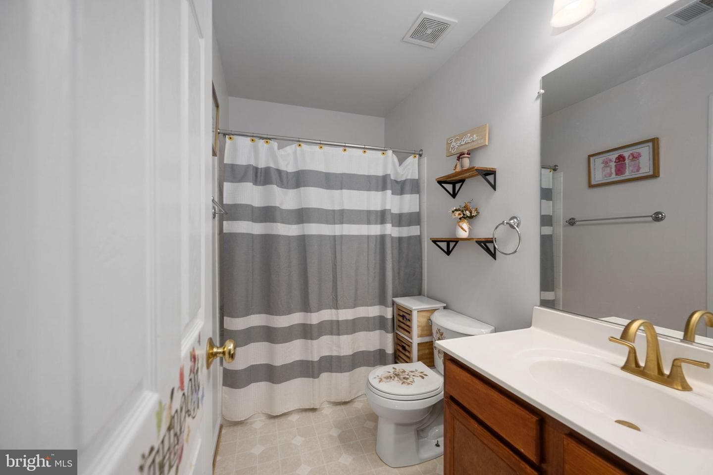 8593 Wyngate Manor Court photo 19