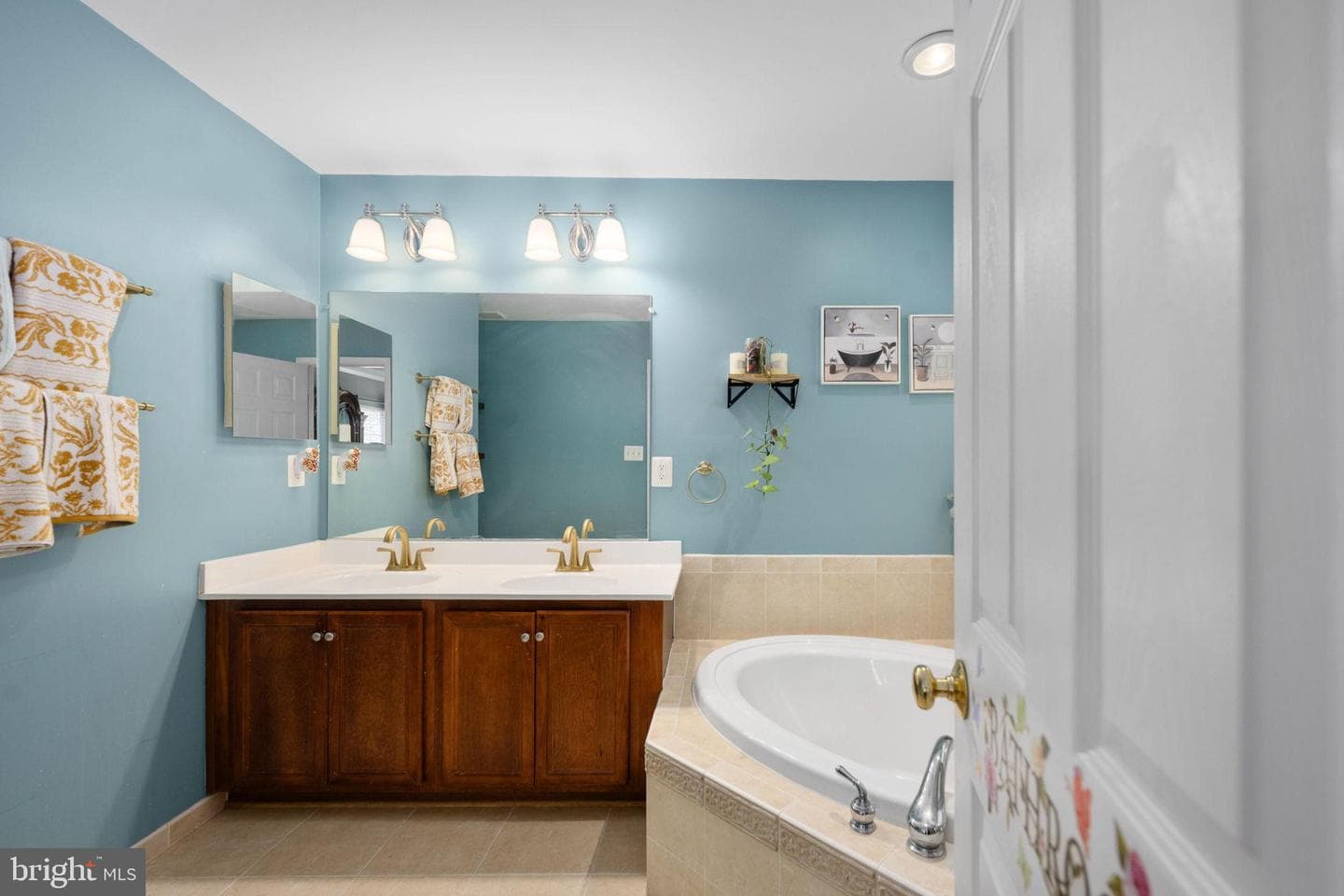 8593 Wyngate Manor Court photo 26