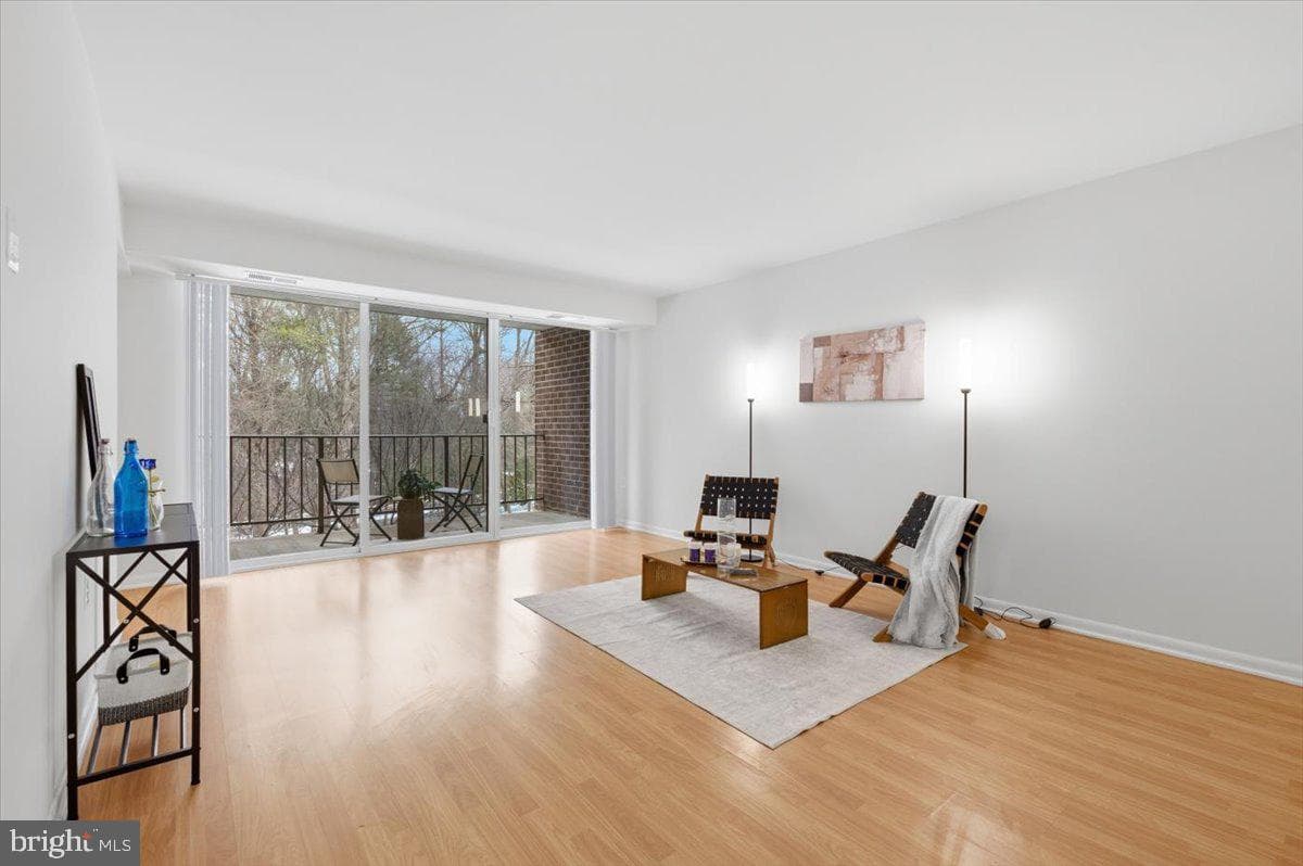 1427 Northgate Square #27/22b photo 4