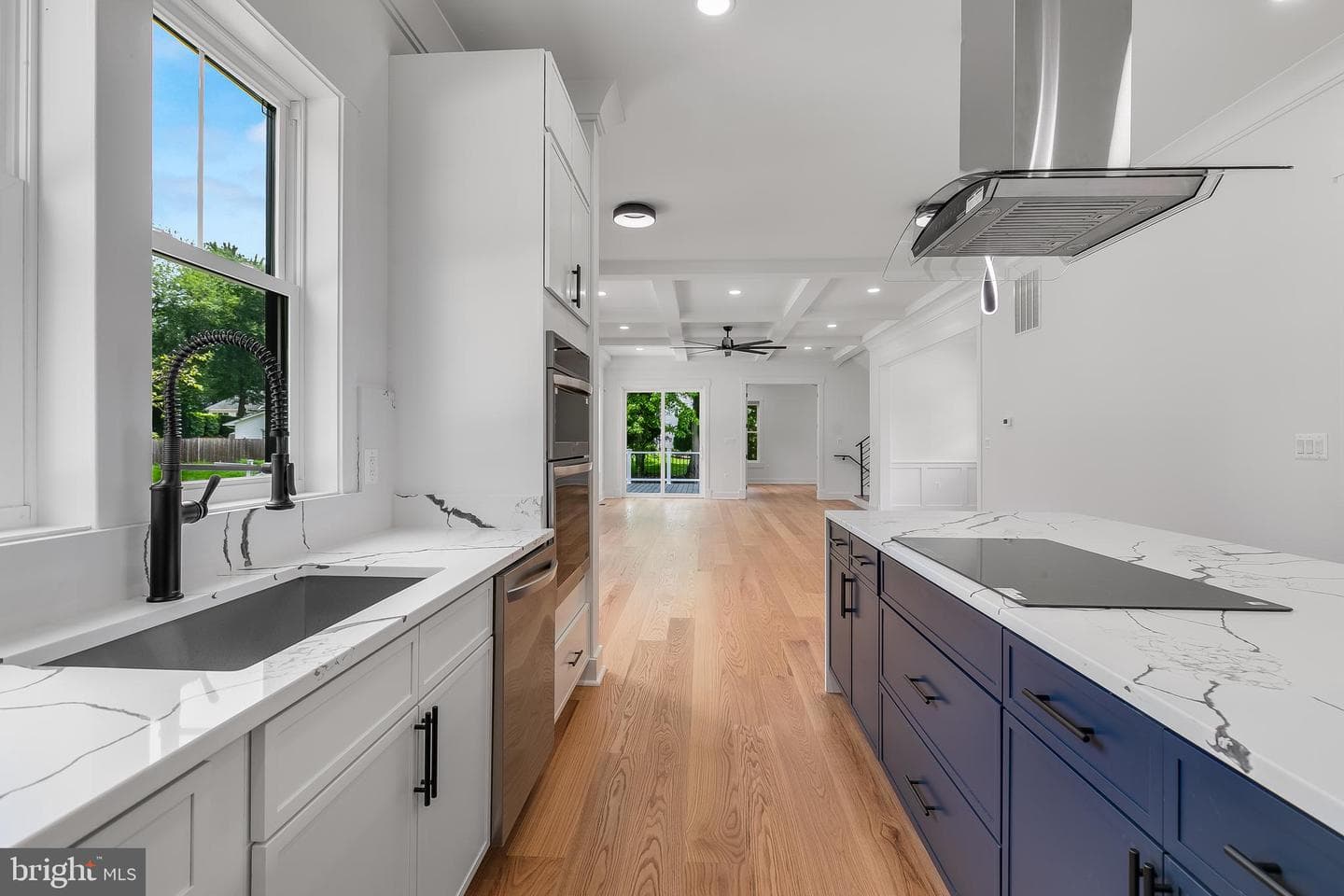 2817 Derek Road photo 11